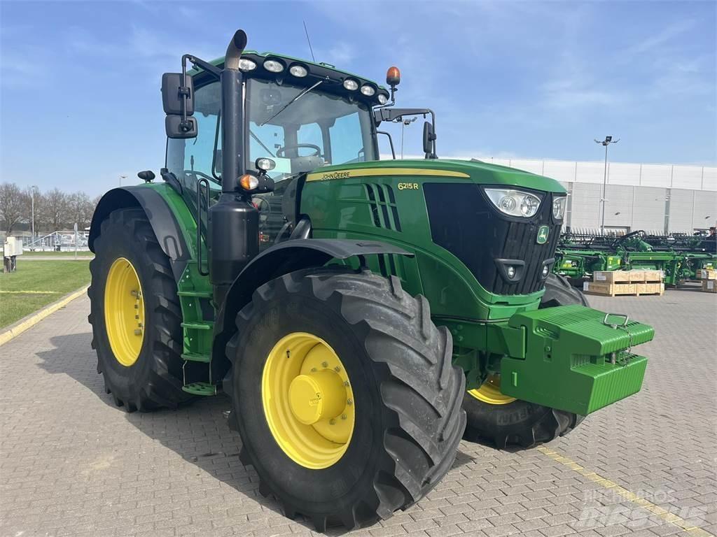 John Deere 6215R Traktorit