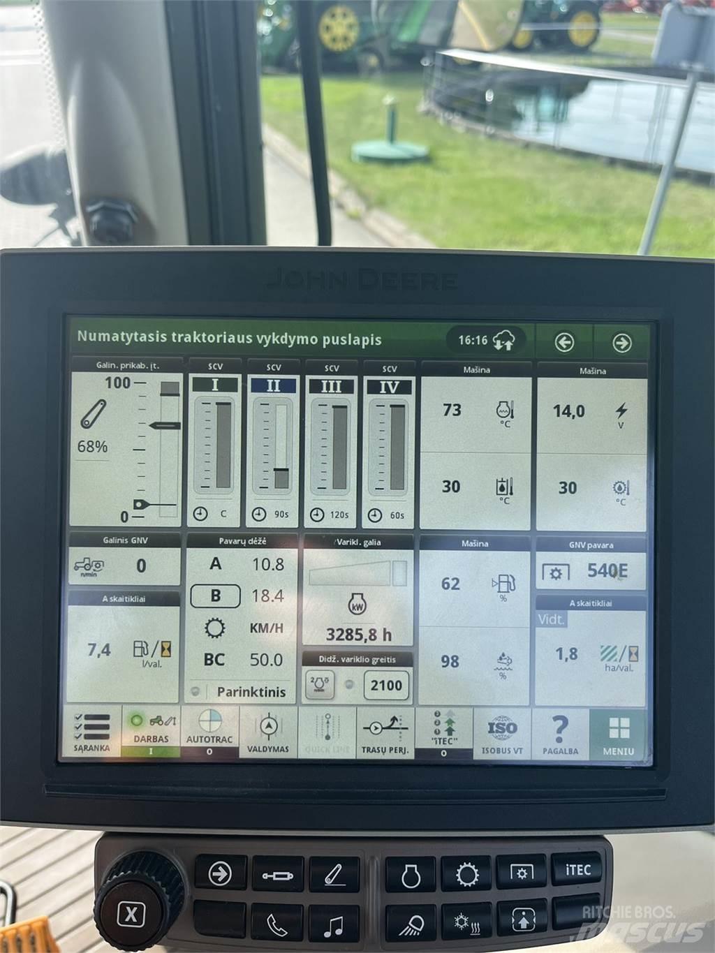 John Deere 6215R Traktorit