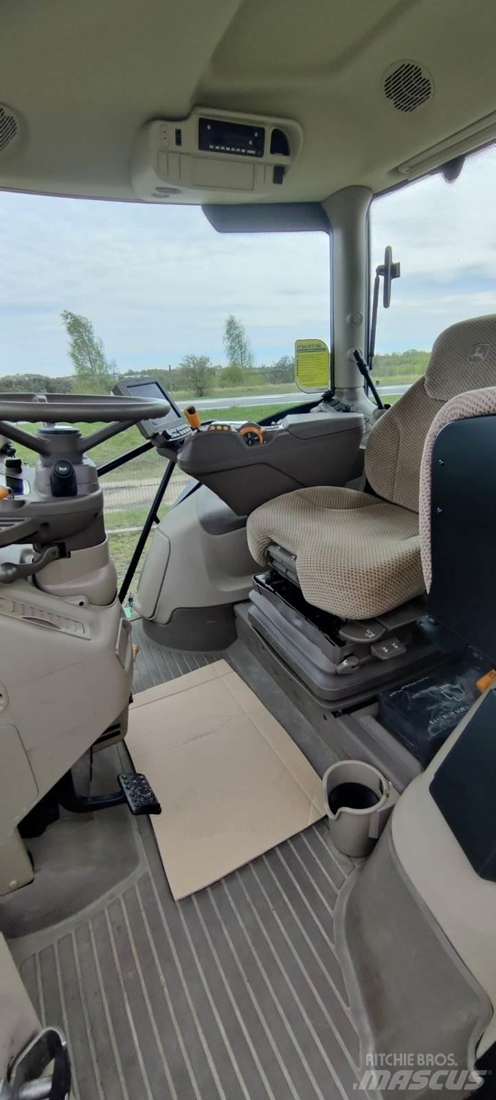 John Deere 6215R Traktorit