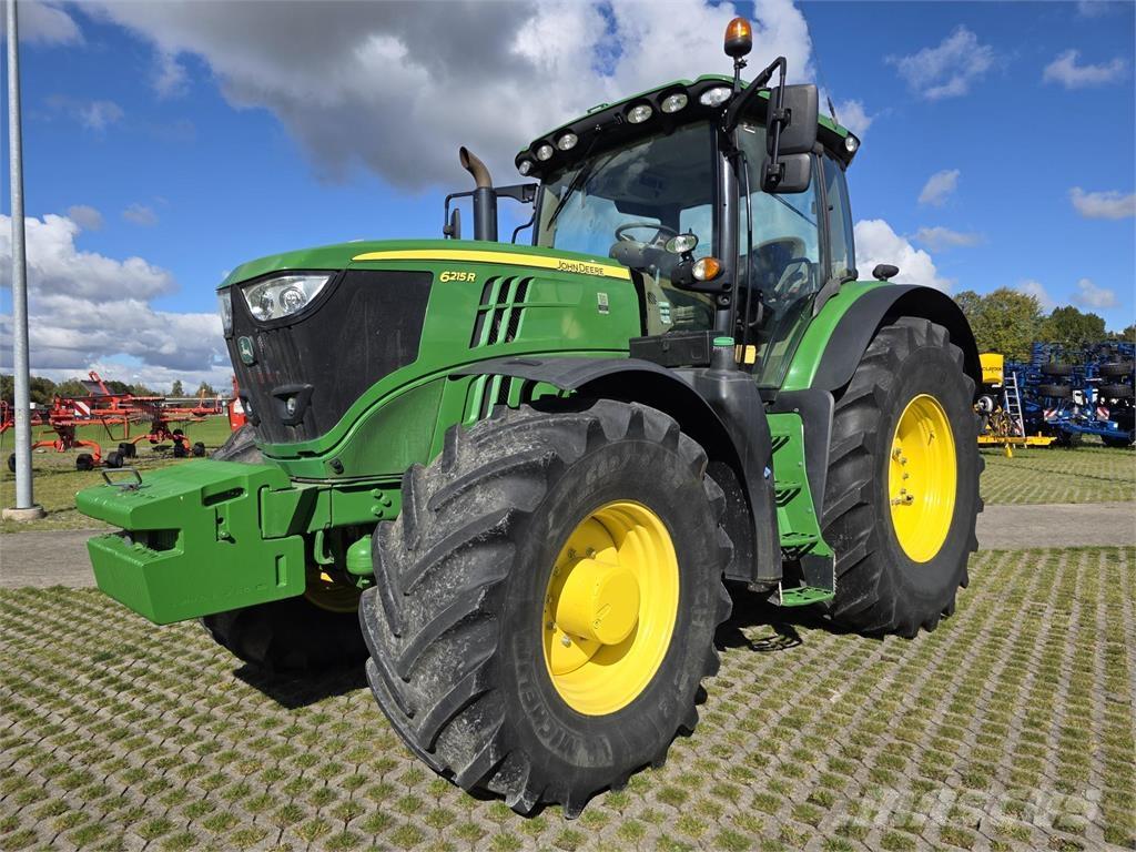 John Deere 6215R Traktorit