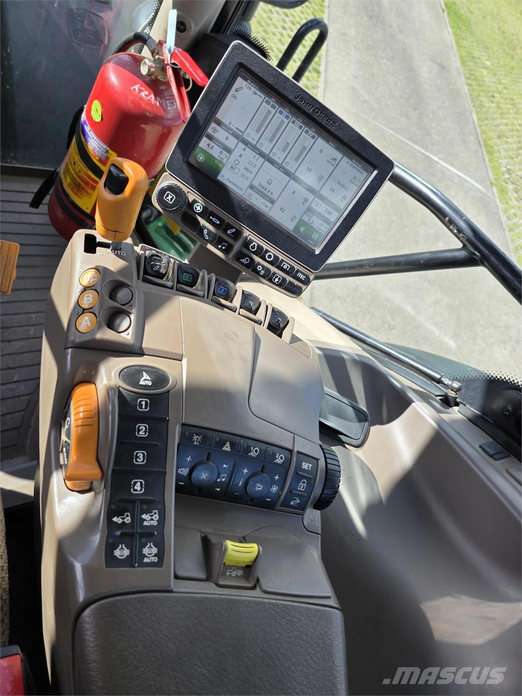 John Deere 6215R Traktorit