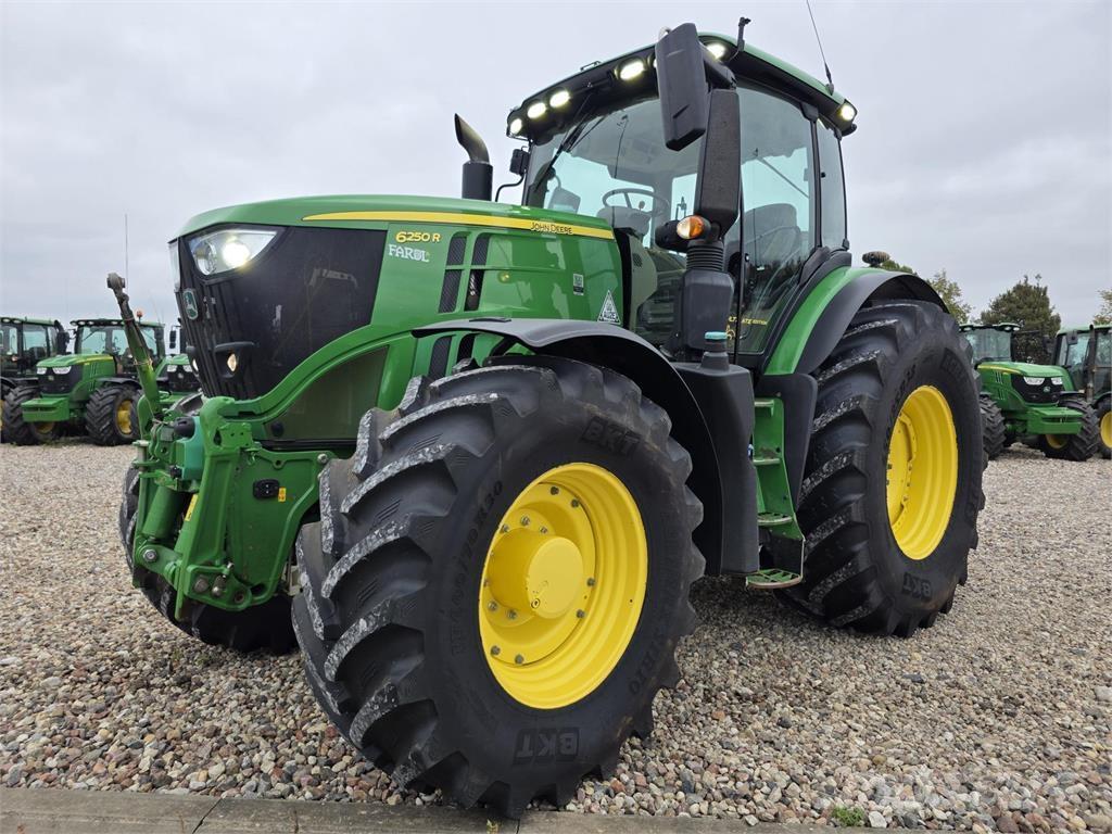 John Deere 6250R Traktorit