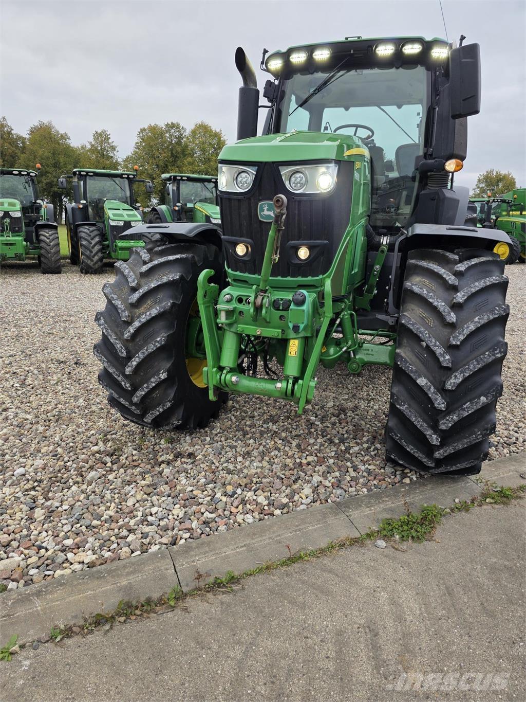 John Deere 6250R Traktorit