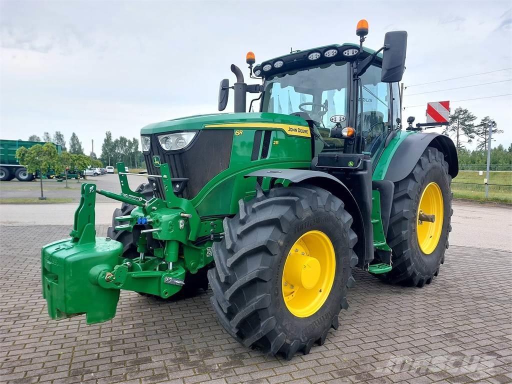 John Deere 6R 215 Traktorit