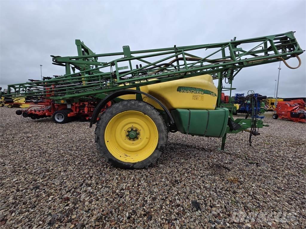 John Deere 732 Viinikasvinsuojeluruiskut