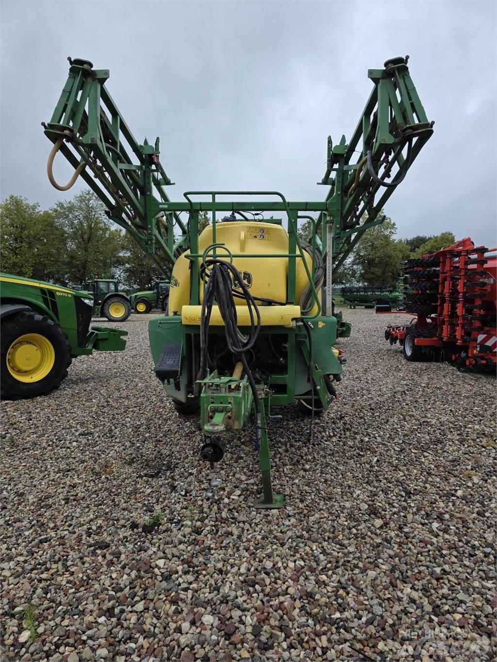John Deere 732 Viinikasvinsuojeluruiskut