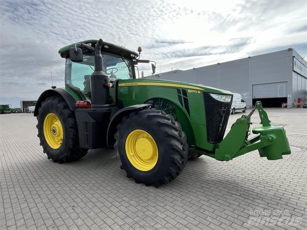 John Deere 8370R Traktorit