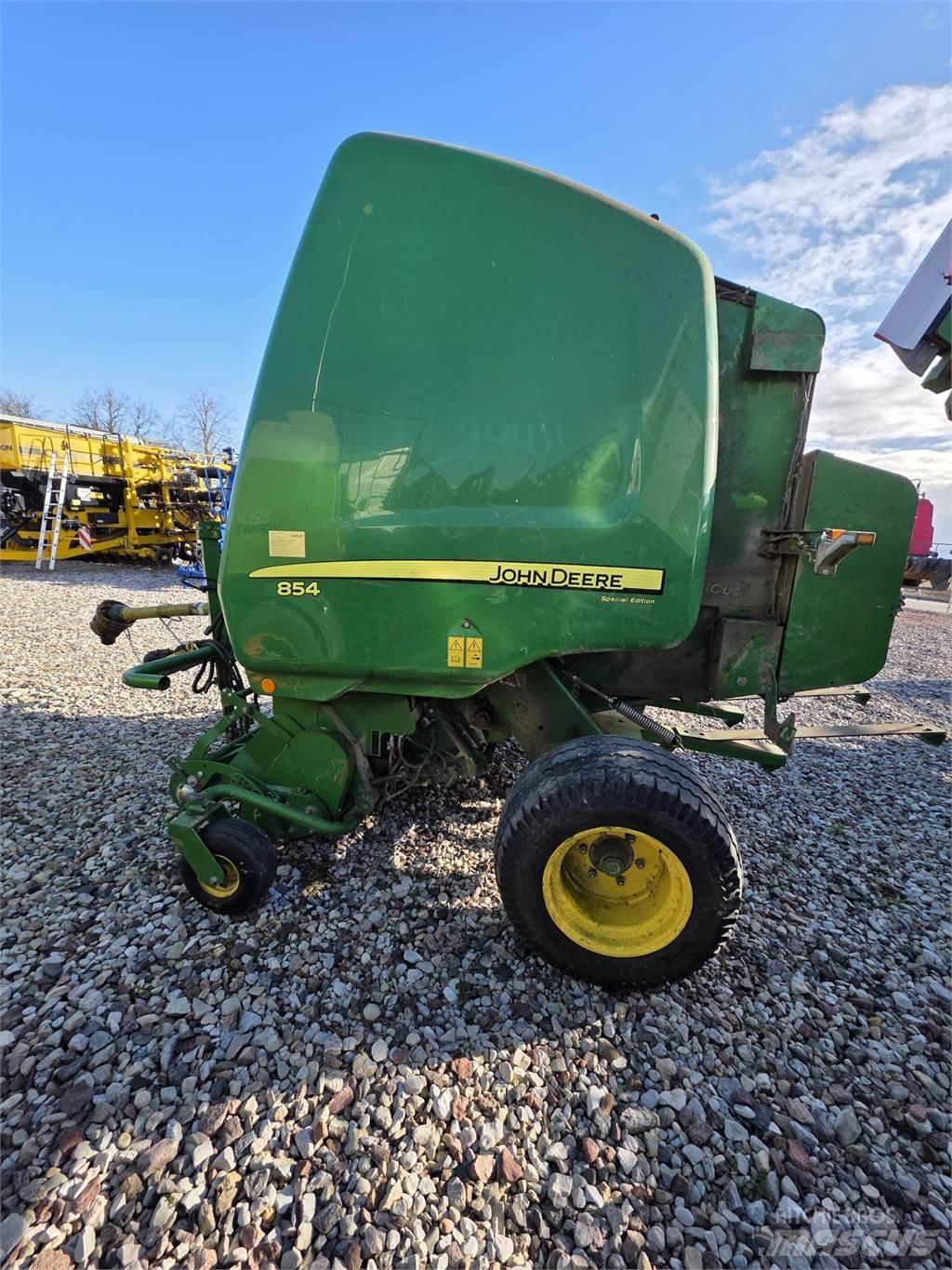 John Deere 854 Pyöröpaalaimet