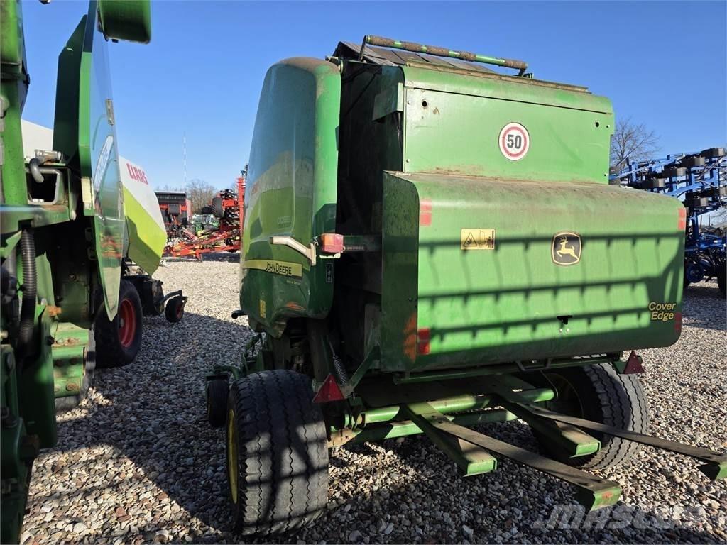 John Deere 854 Pyöröpaalaimet