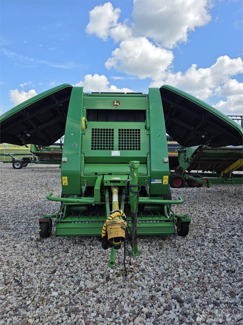 John Deere 854 Pyöröpaalaimet