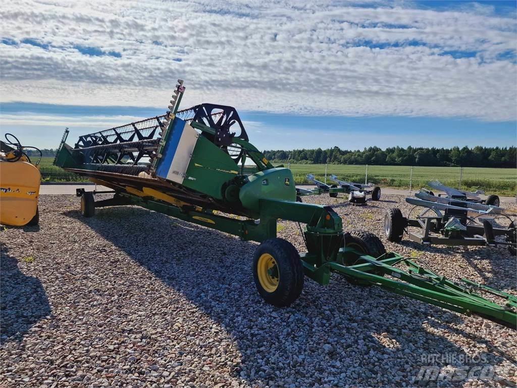John Deere S680 Traktorit