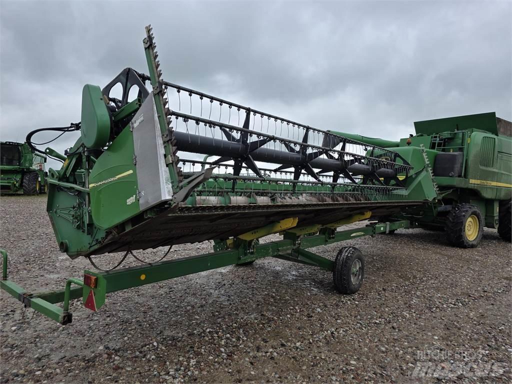 John Deere T670 Leikkuupuimurit