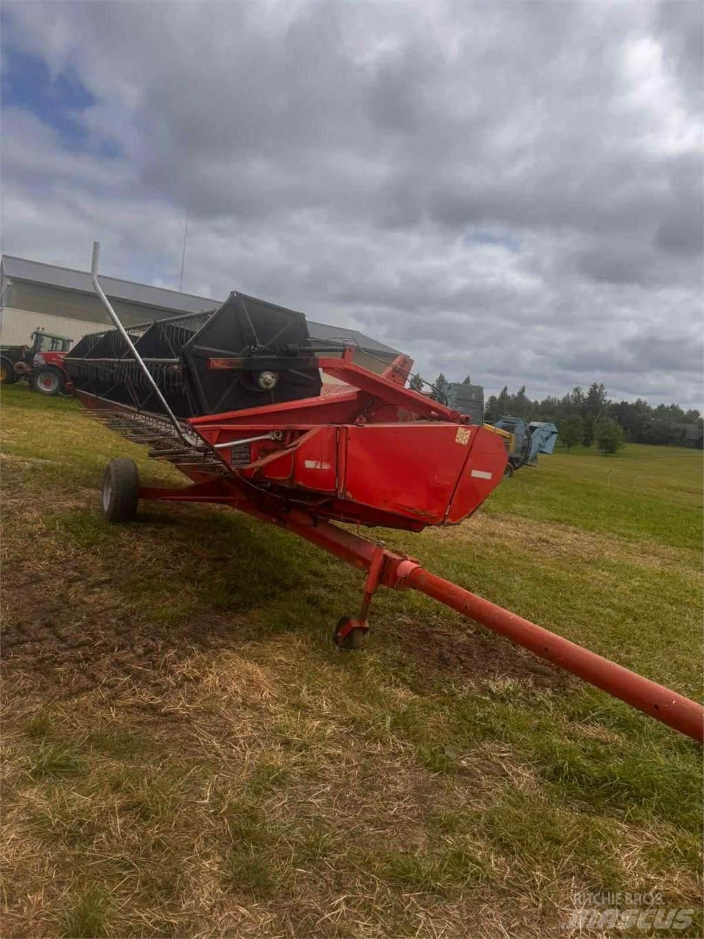 Massey Ferguson 40 Leikkuupuimurit