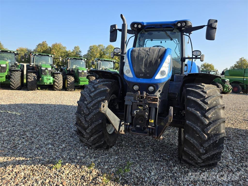 New Holland T7.215S Traktorit