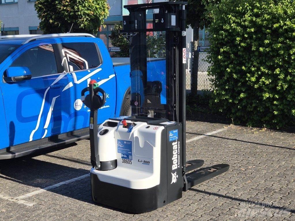 Bobcat BSL16N-I Käyden ajettavat pinoamistrukit