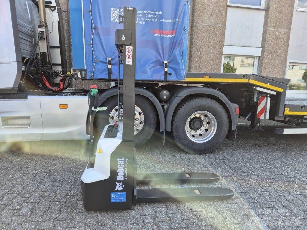 Bobcat LSM12N Käyden ajettavat pinoamistrukit