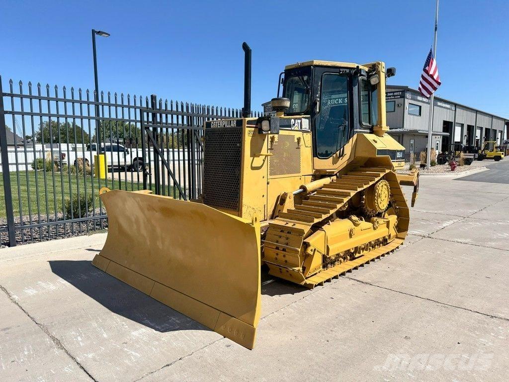 CAT D5M XL Telaketjupuskutraktorit