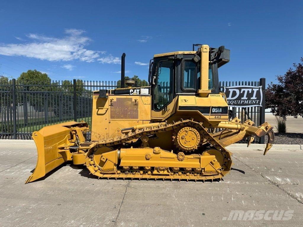 CAT D5M XL Telaketjupuskutraktorit