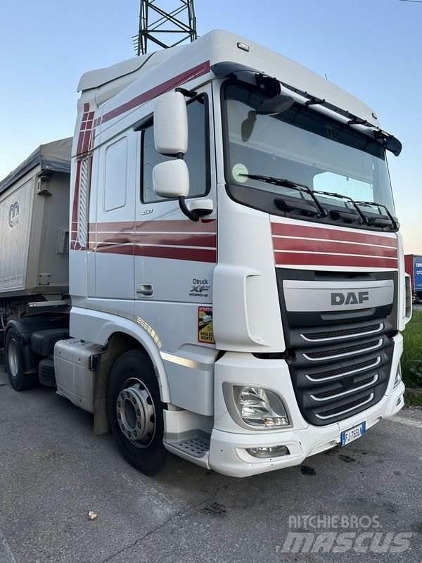 DAF XF460 DT Vetopöytäautot
