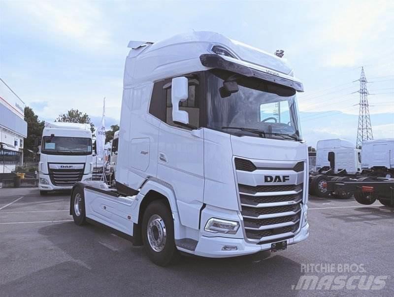 DAF XG+ 530 TRATTORE Vetopöytäautot