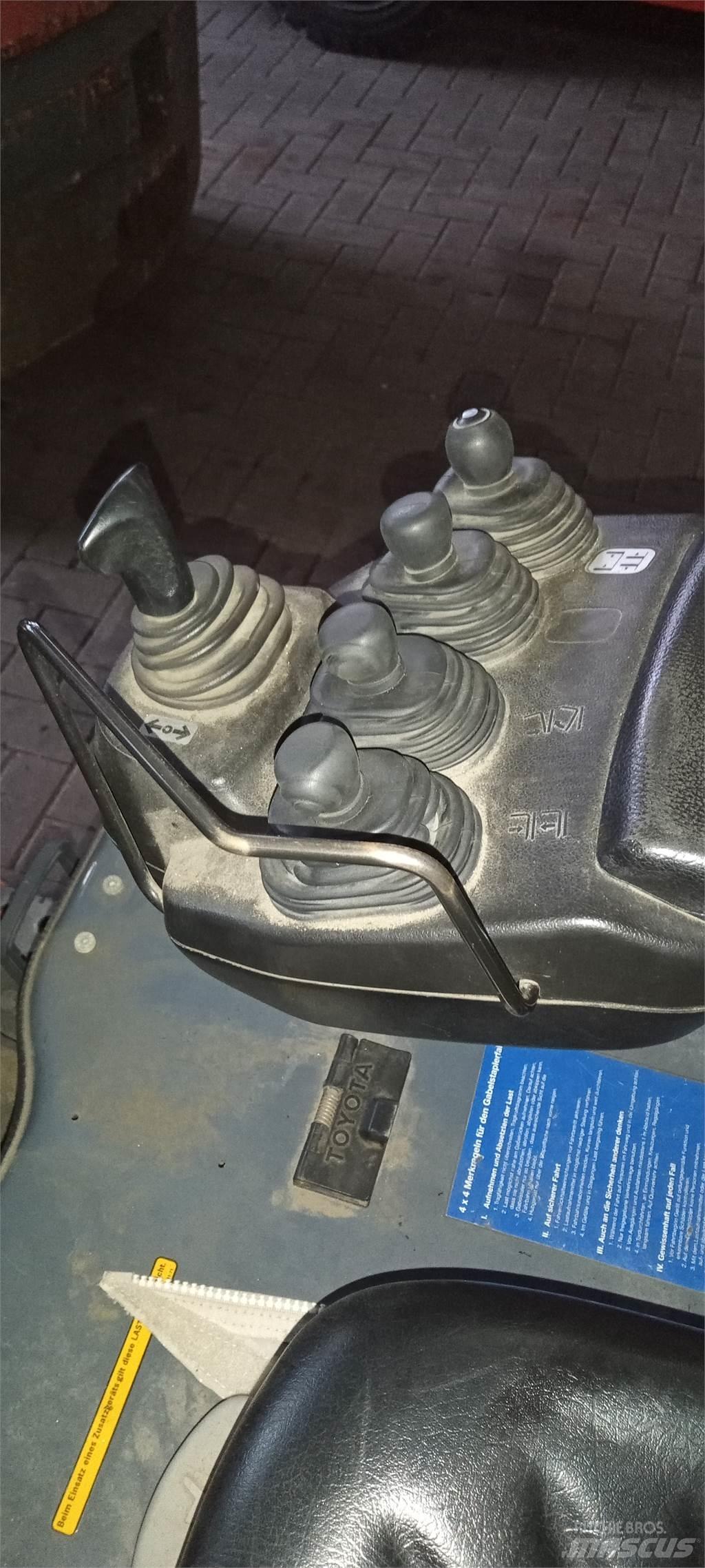 Toyota 8FBEKT18 Sähkötrukit