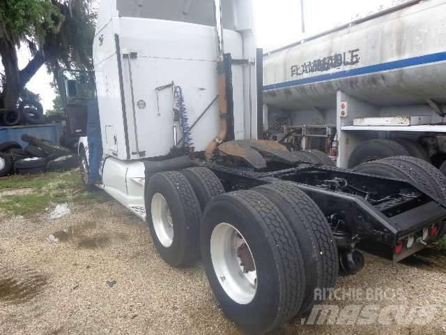 Kenworth T 660 Vetopöytäautot