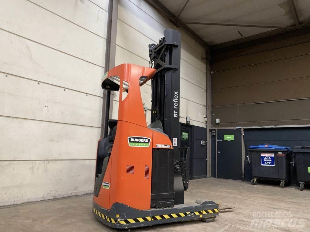 BT RRE140 Työntömastotrukit
