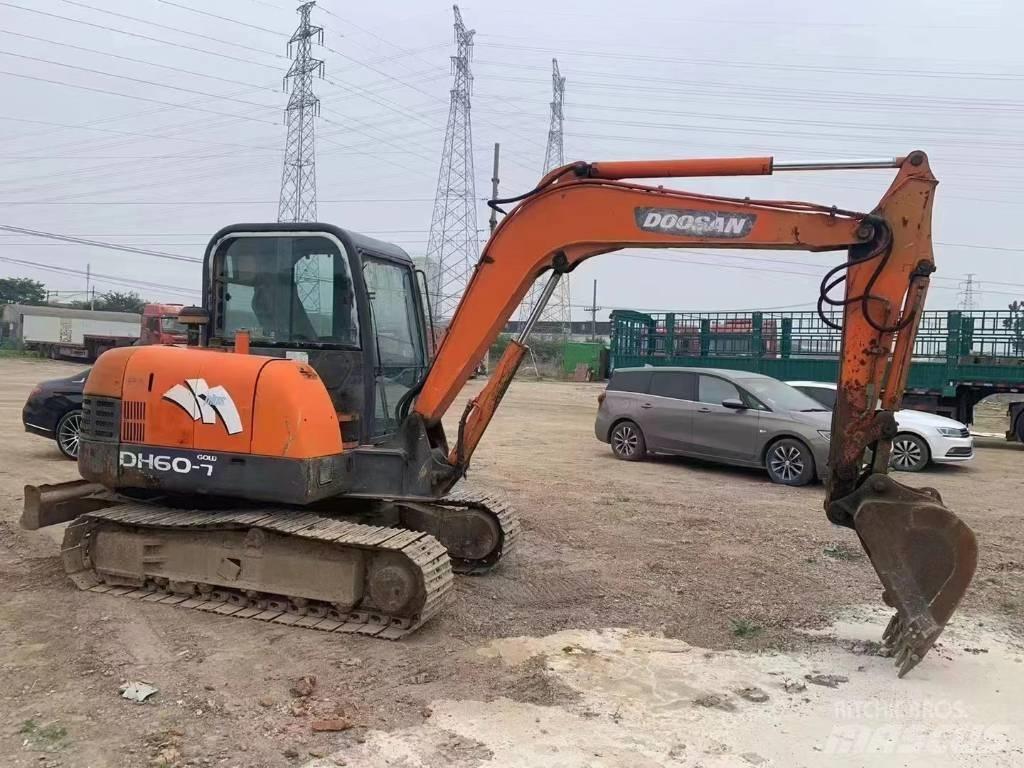 Doosan DH 60 Minikaivukoneet < 7t