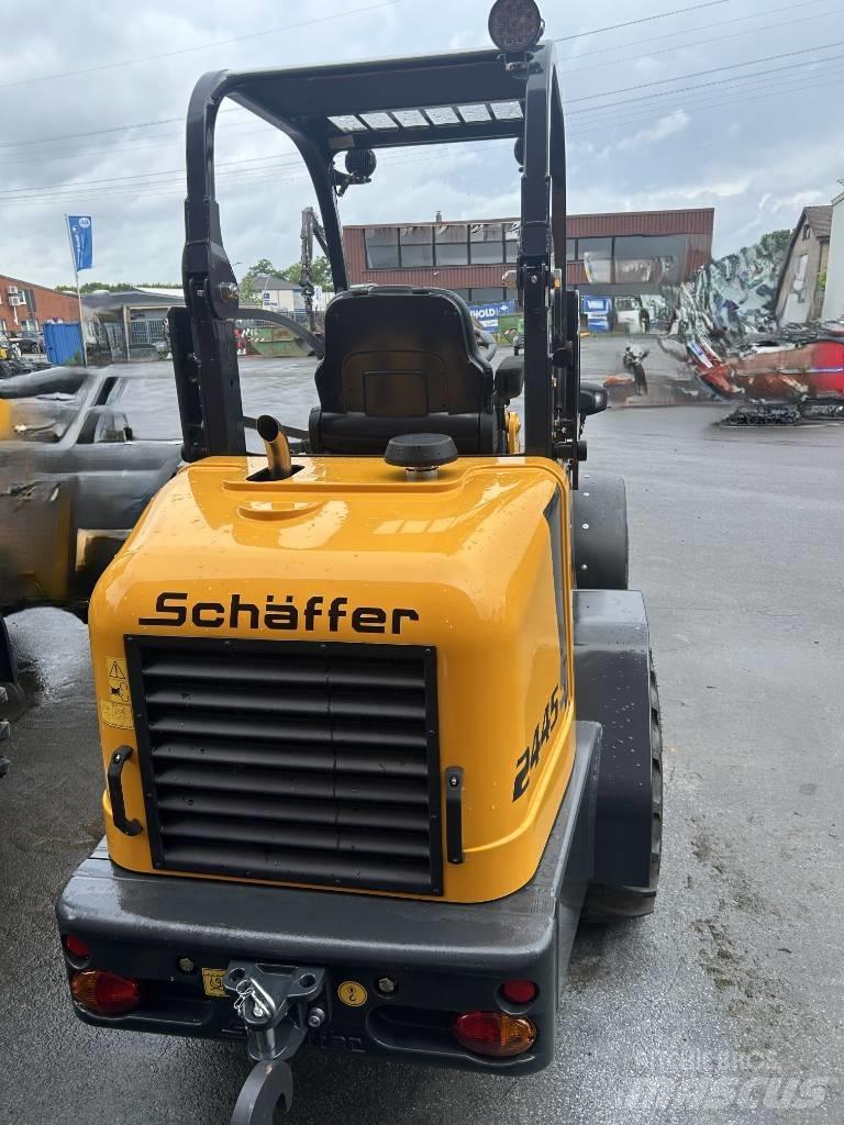 Schäffer 2445S Liukuohjatut kuormaajat