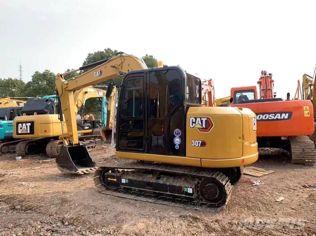CAT 307 Minikaivukoneet < 7t