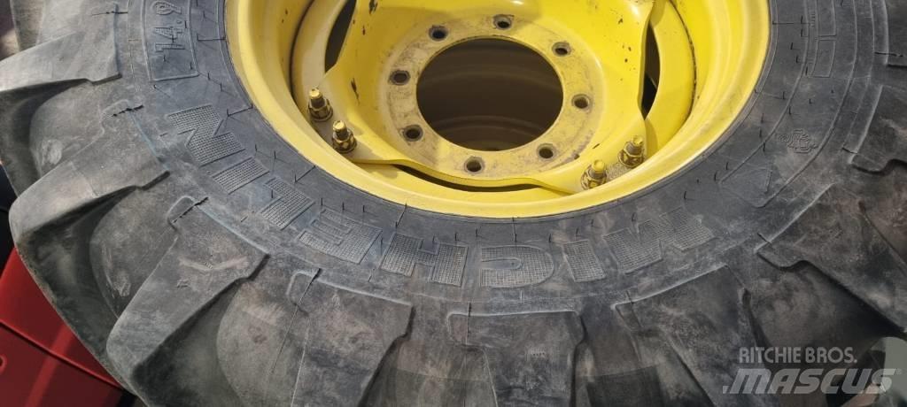 Michelin 14.9R24 Renkaat ja vanteet