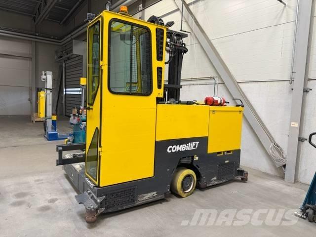 Combilift C3000STE Nelitietrukit