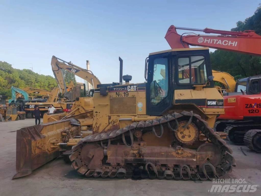 CAT D 5 M Telaketjupuskutraktorit