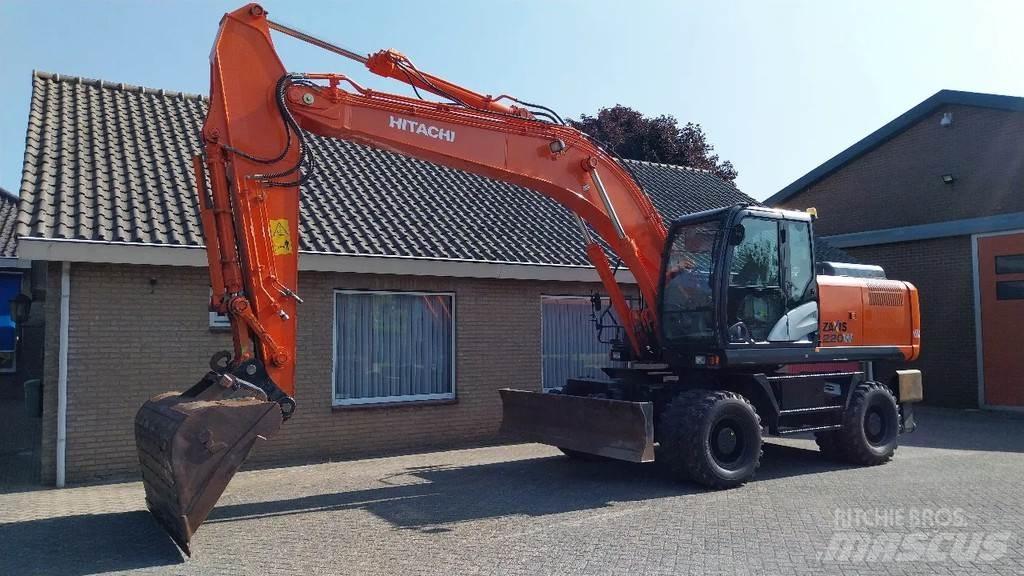 Hitachi ZX220W-5B Pyöräkaivukoneet