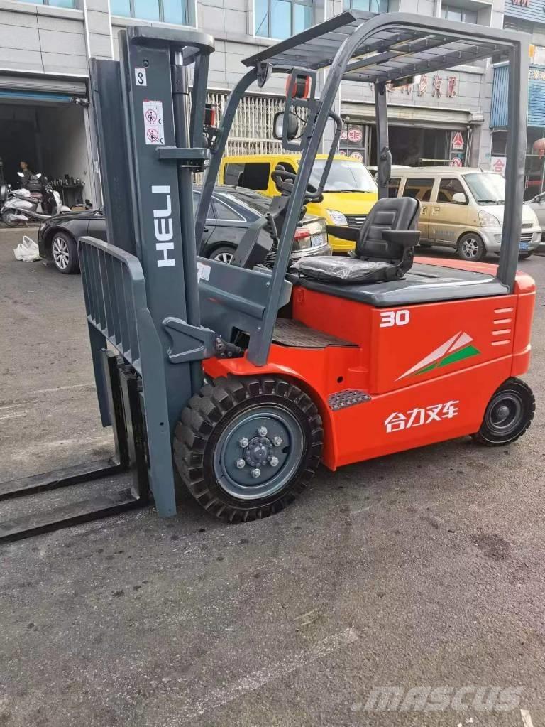 Heli FD 30 Dieseltrukit