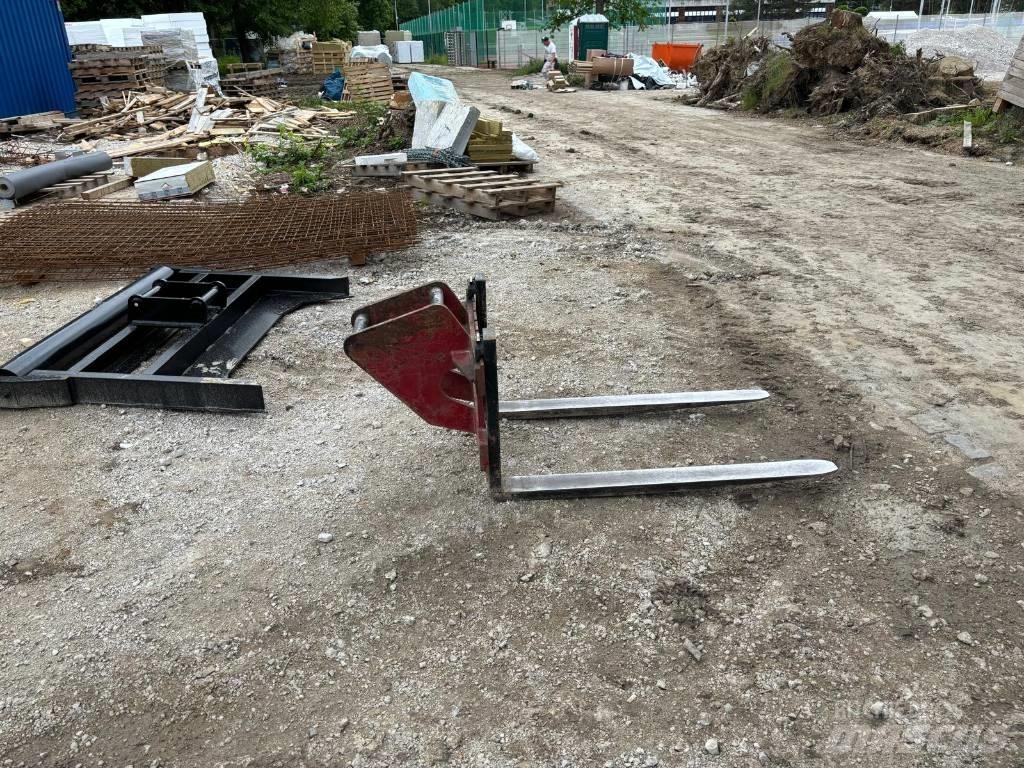 Takeuchi TB295W Pyöräkaivukoneet
