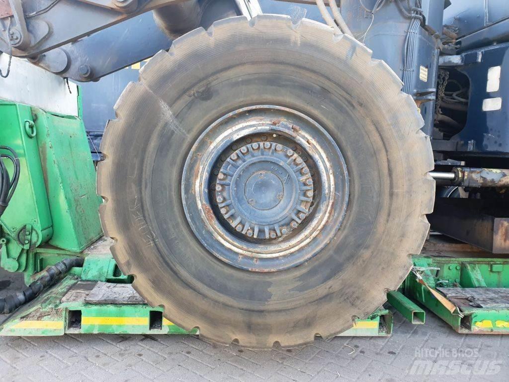 Michelin 29.5 R29 Renkaat ja vanteet