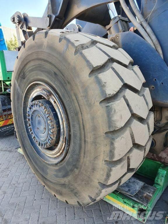 Michelin 29.5 R29 Renkaat ja vanteet