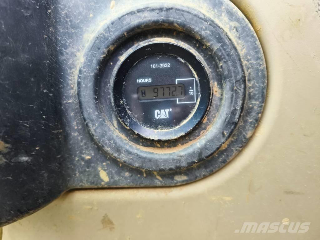 CAT 318 C Telakaivukoneet