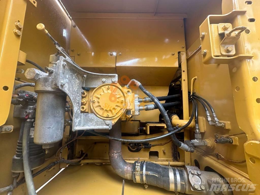 CAT 330 Telakaivukoneet