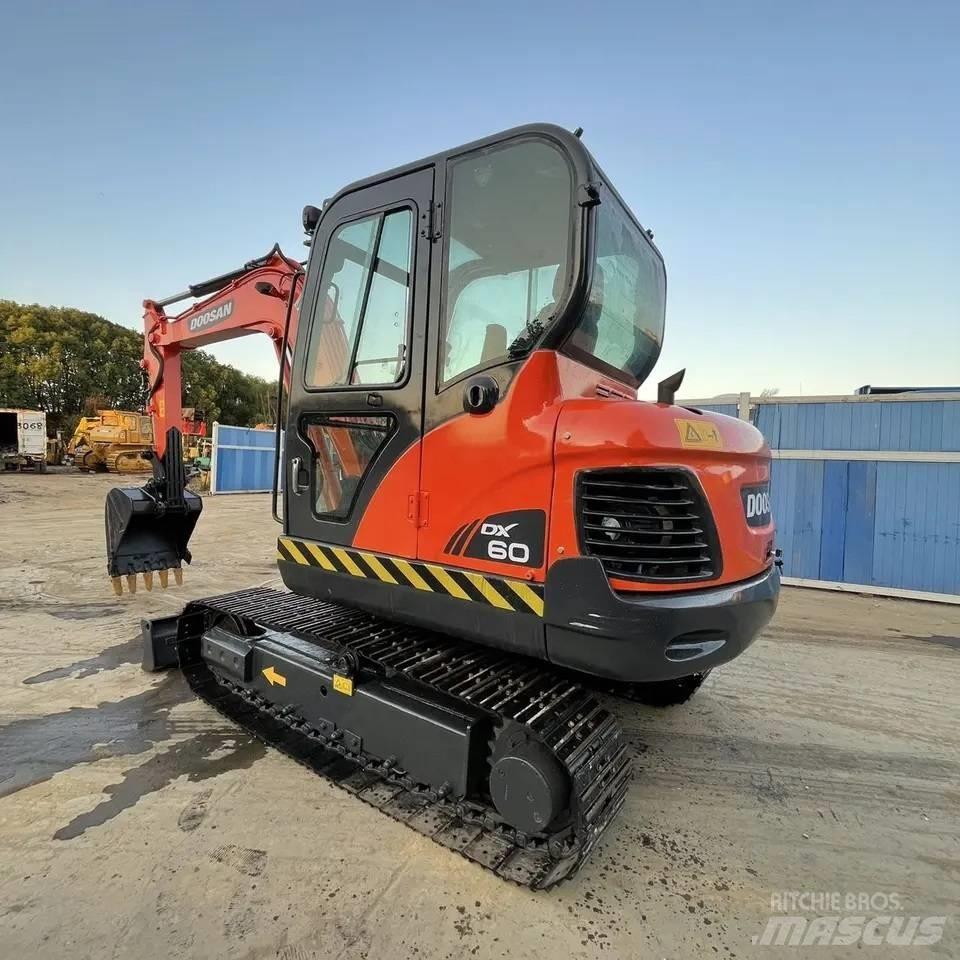 Doosan DX 60 Minikaivukoneet < 7t