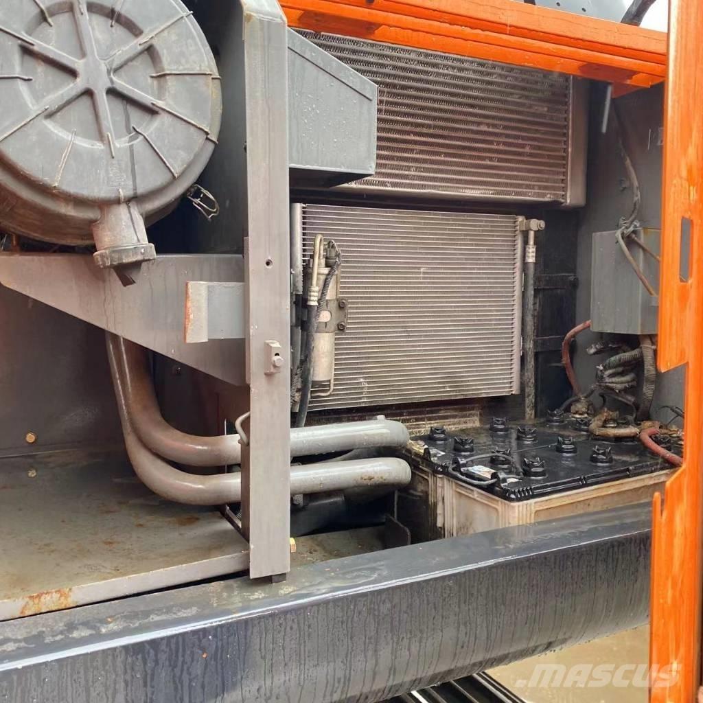 Hitachi ZX 210 Telakaivukoneet