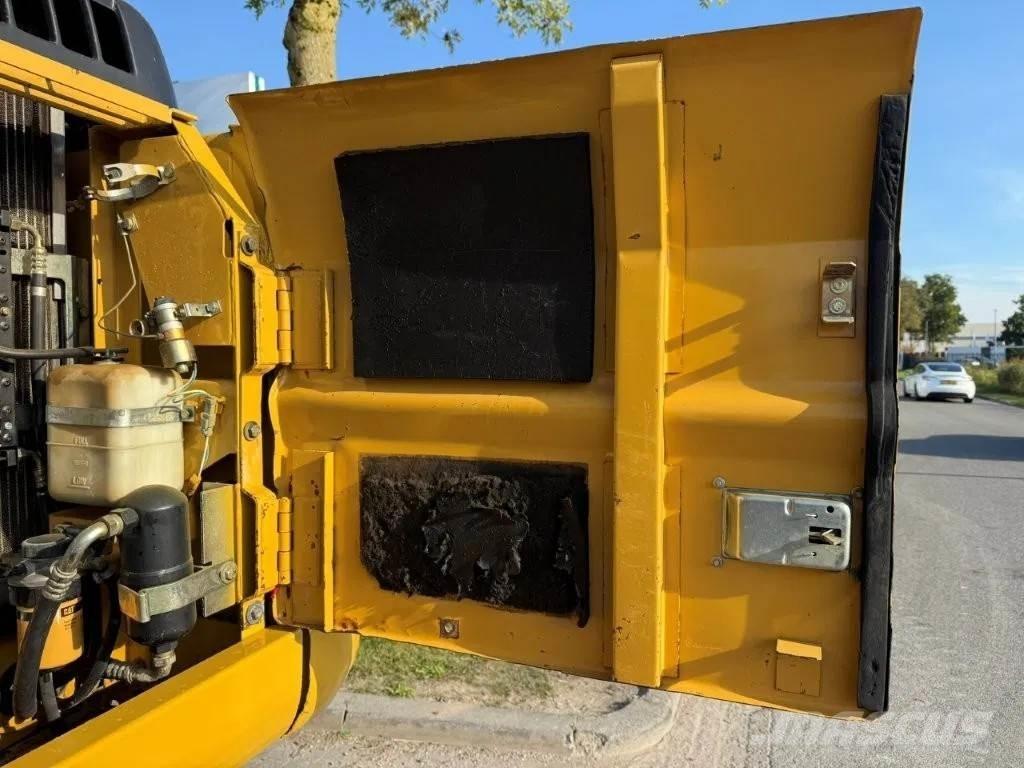 CAT 320BLN Kaivurikuormaajat