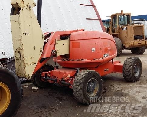 JLG AJ 600 Pienikokoiset itseliikkuvat puominostimet