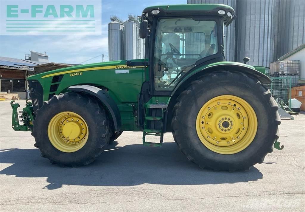 John Deere 8245R Traktorit