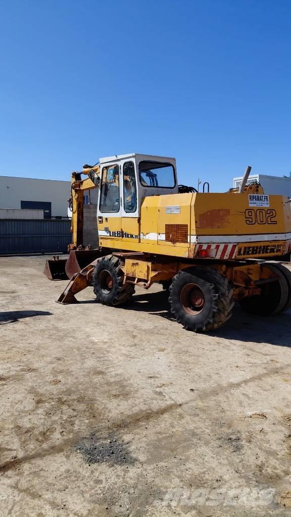 Liebherr A 902 Pyöräkaivukoneet