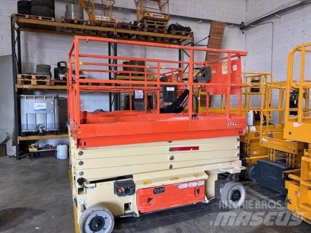 JLG ES3246 Saksilavat
