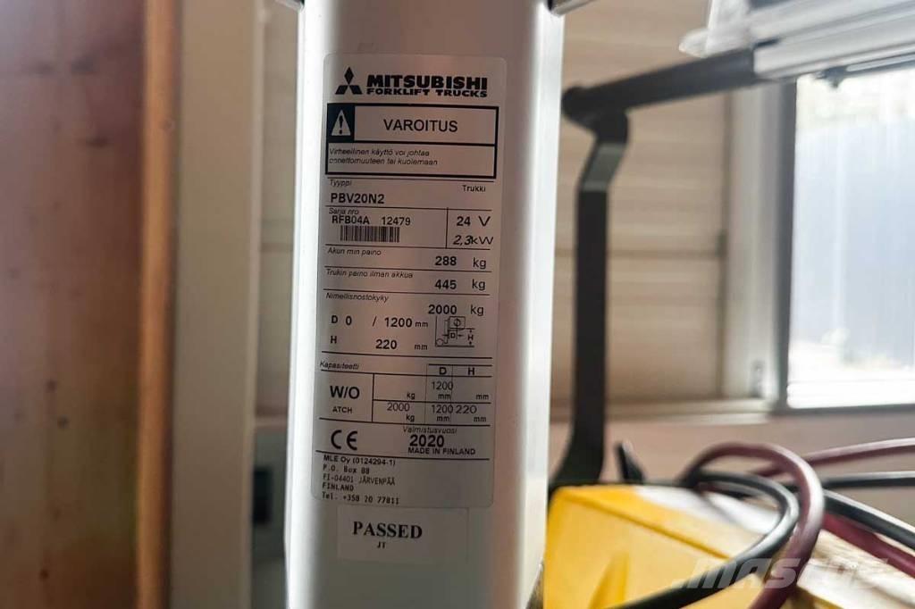 Mitsubishi PBV 20 N2 Lavansiirtotrukit ajotasolla