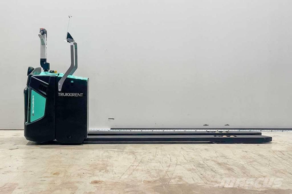 Mitsubishi PBV 20 N2 Lavansiirtotrukit ajotasolla