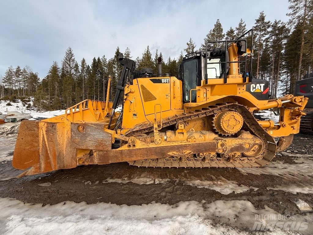 CAT D8T Telaketjupuskutraktorit